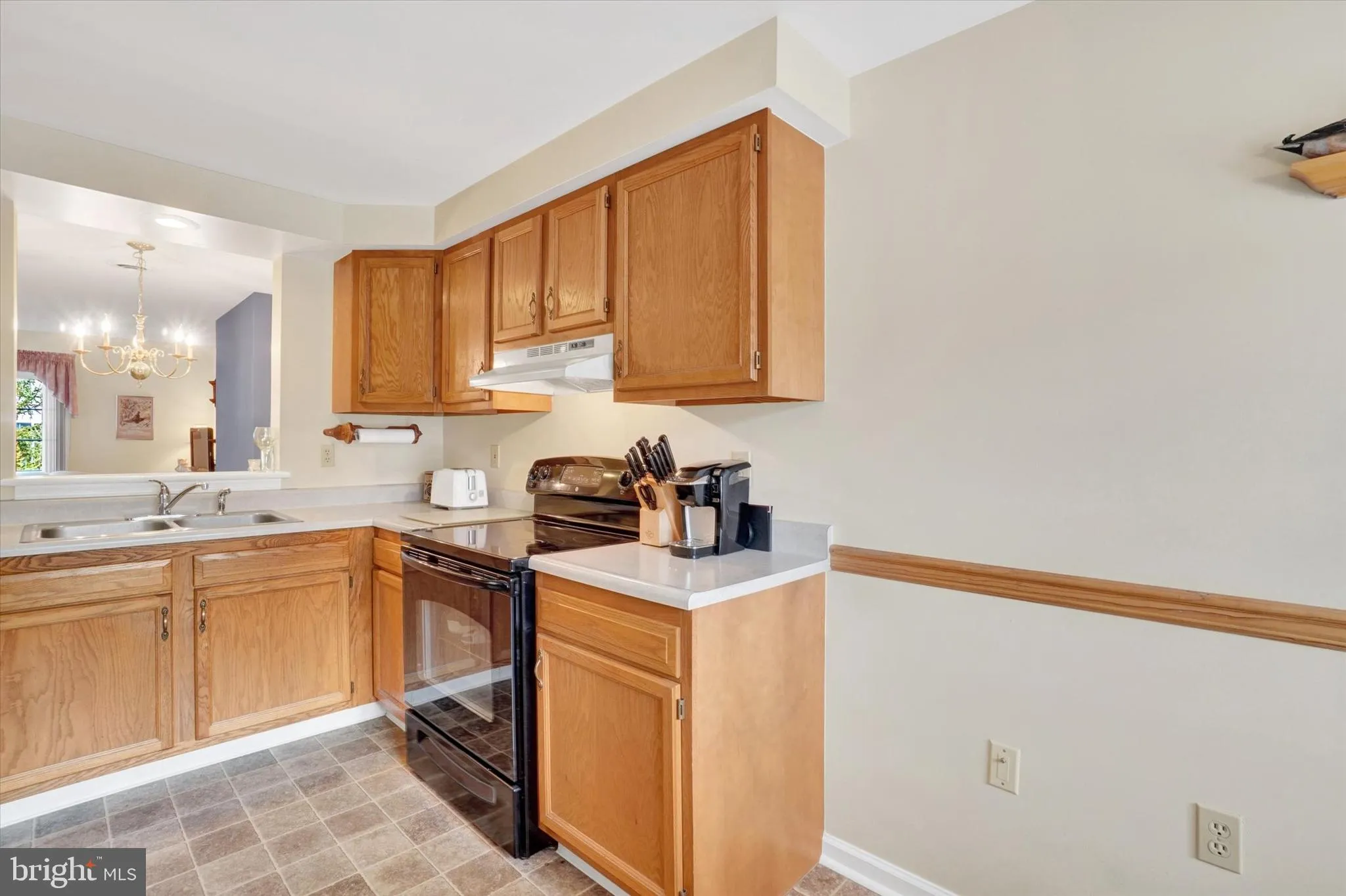 York, Pennsylvania 17408, United States, 3 Bedrooms Bedrooms, ,2 BathroomsBathrooms,Residential,Pending,216324