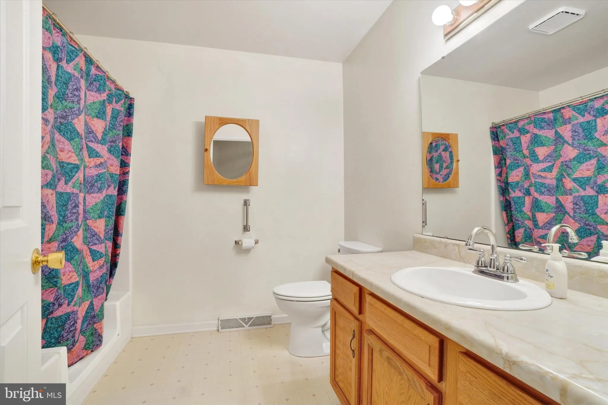 York, Pennsylvania 17408, United States, 3 Bedrooms Bedrooms, ,2 BathroomsBathrooms,Residential,Pending,216324