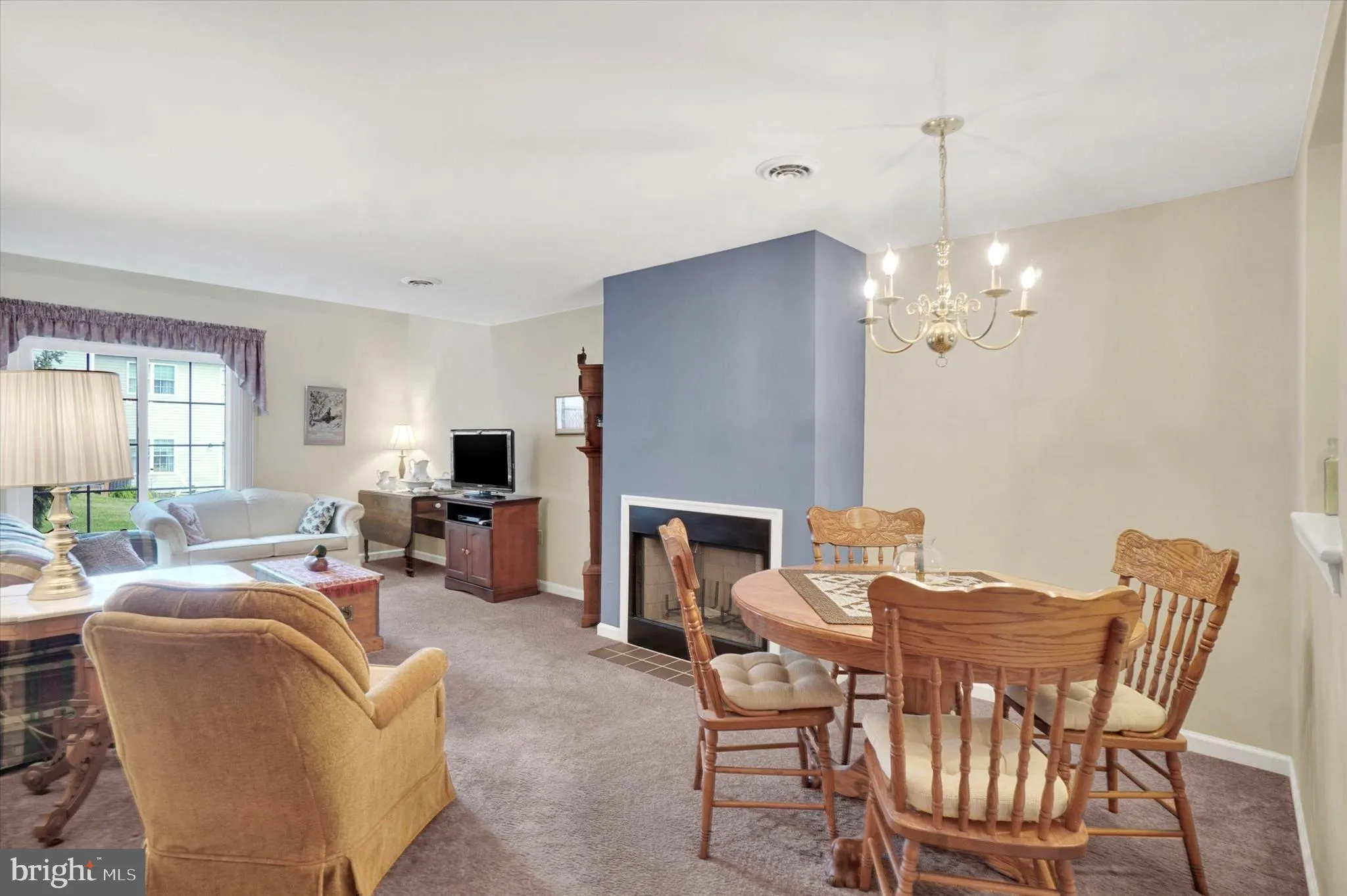 York, Pennsylvania 17408, United States, 3 Bedrooms Bedrooms, ,2 BathroomsBathrooms,Residential,Pending,216324