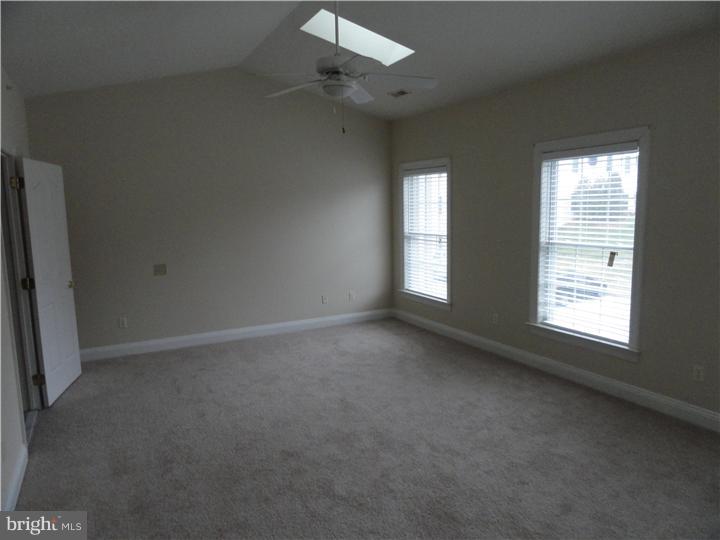 ROSE HILL ESTATES - Residential Lease