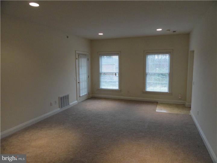 ROSE HILL ESTATES - Residential Lease