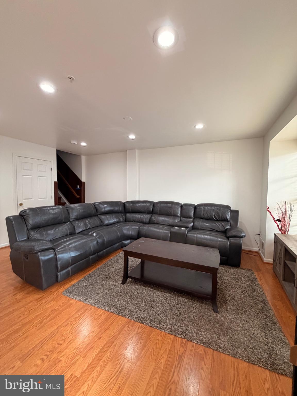 5707 DUKE COURT