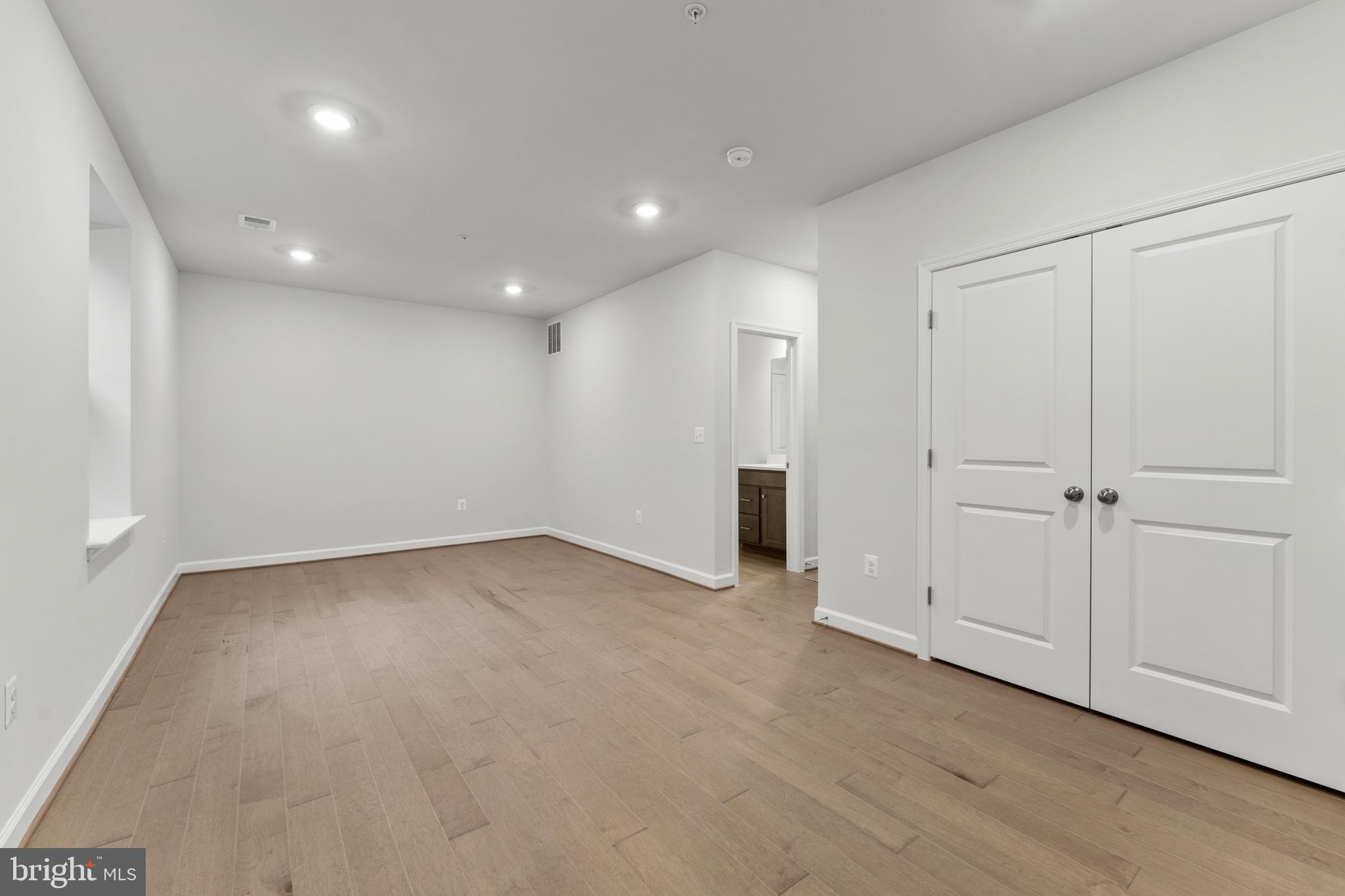 POTOMAC OVERLOOK - Residential