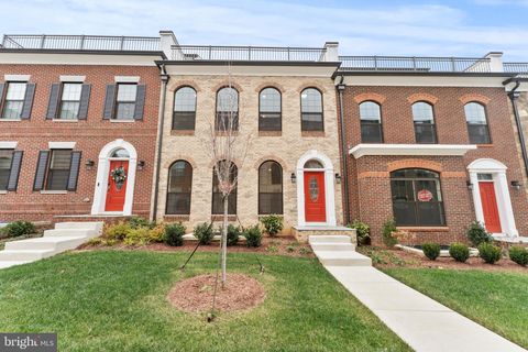 608 CATAMARAN WAY NATIONAL HARBOR MD 20745