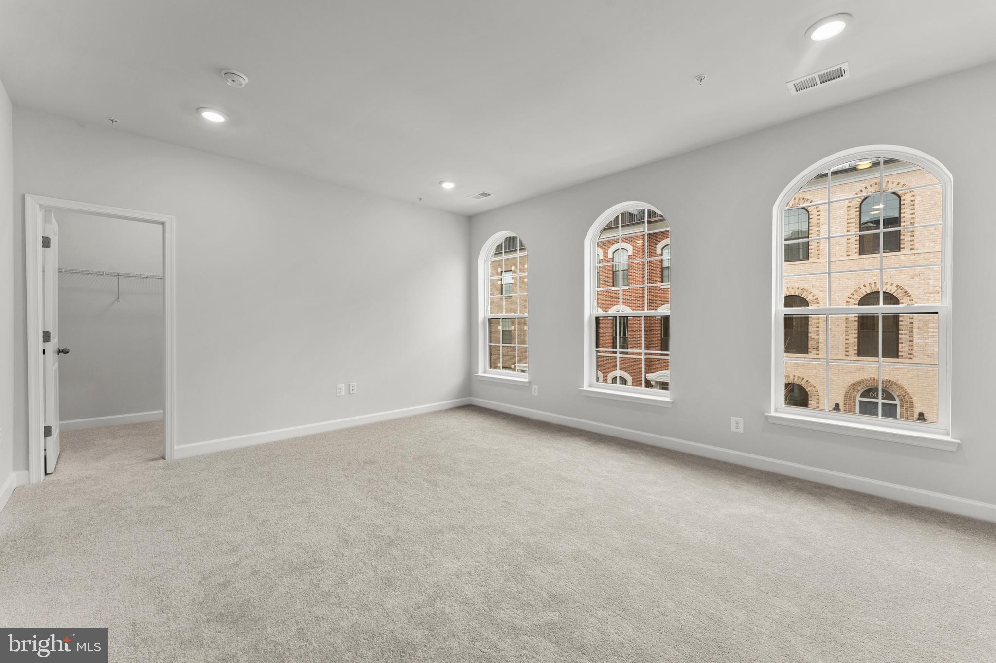 POTOMAC OVERLOOK - Residential