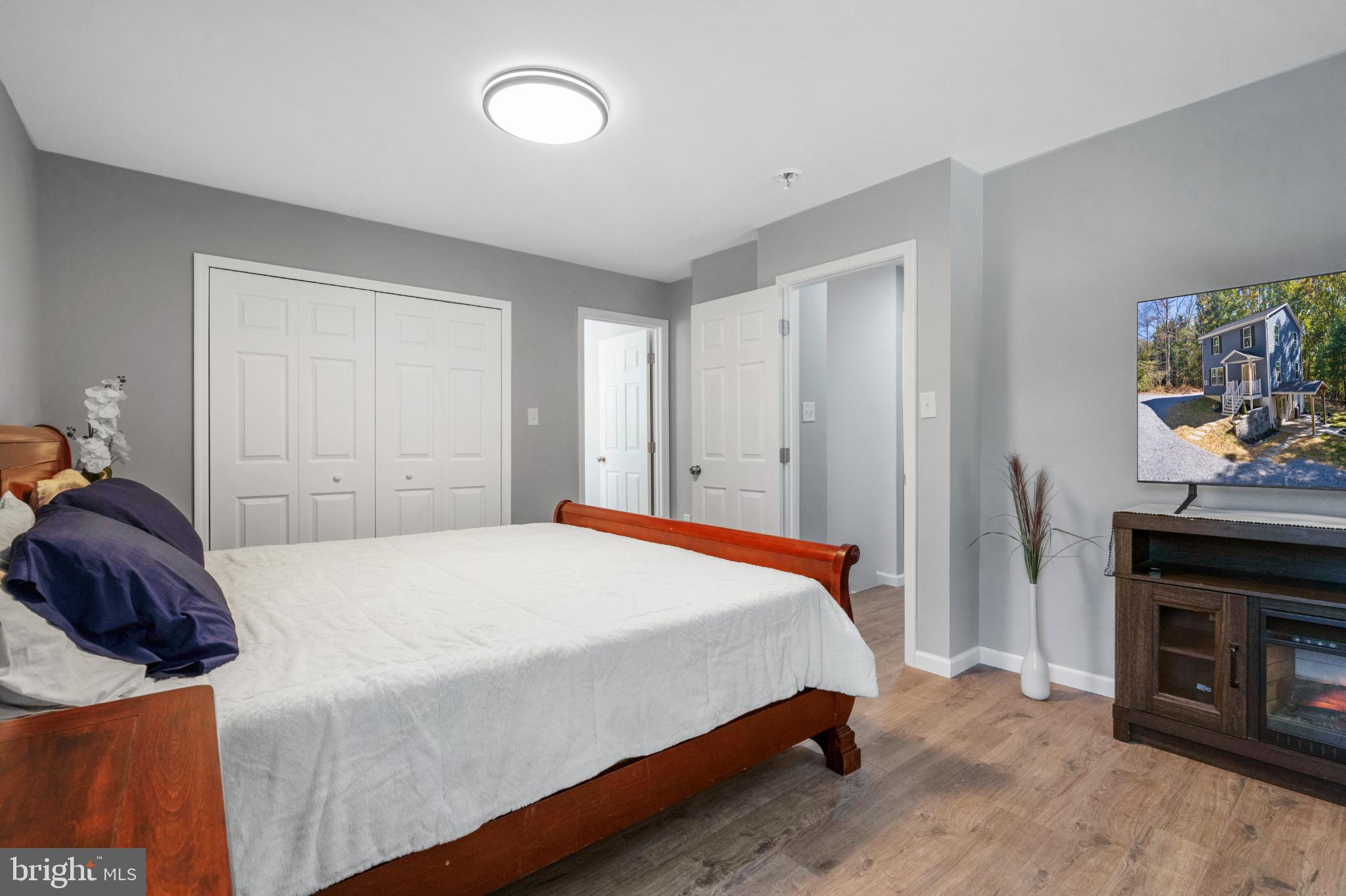 EARL ACRES - Residential