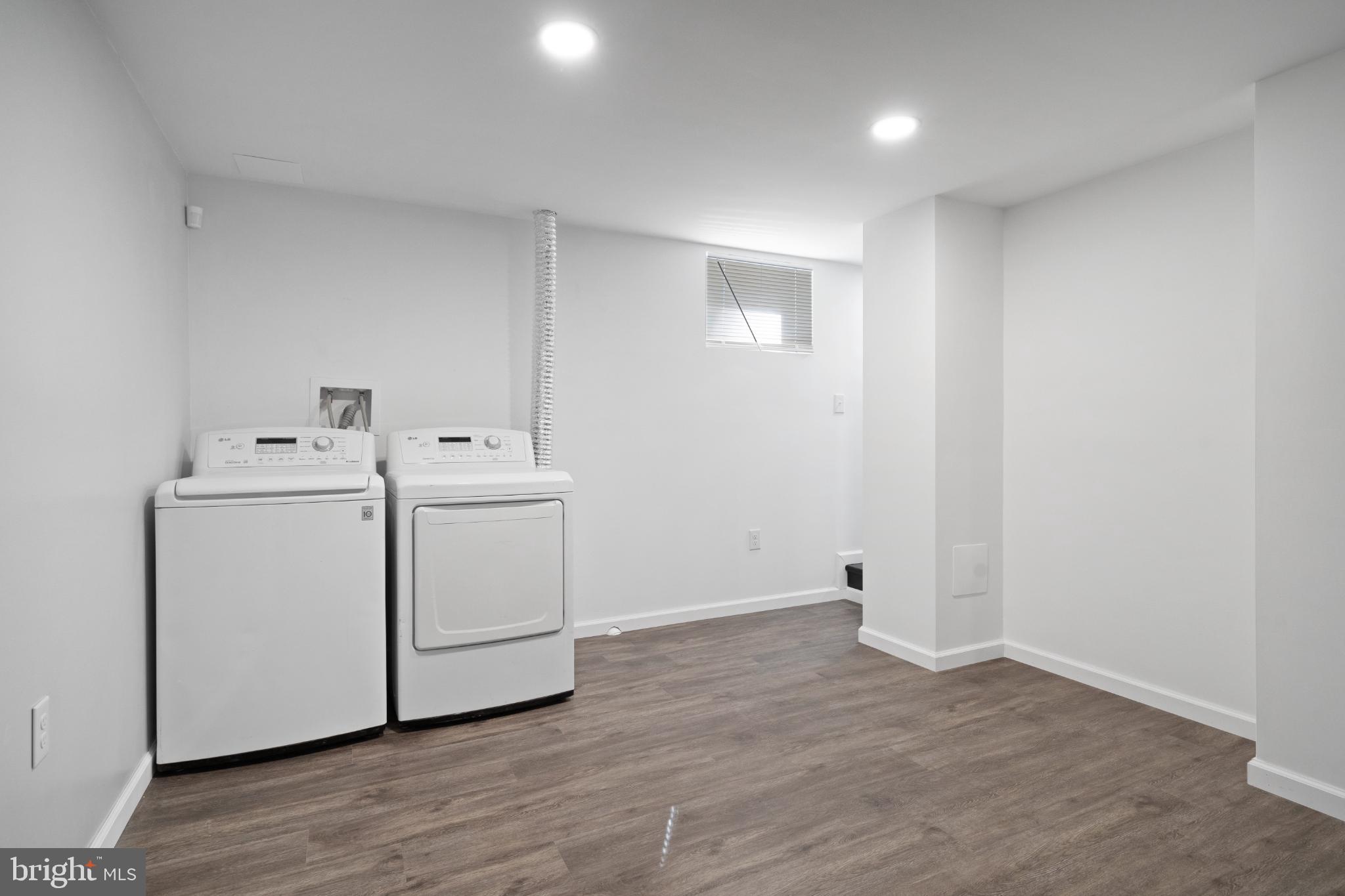 EARL ACRES - Residential