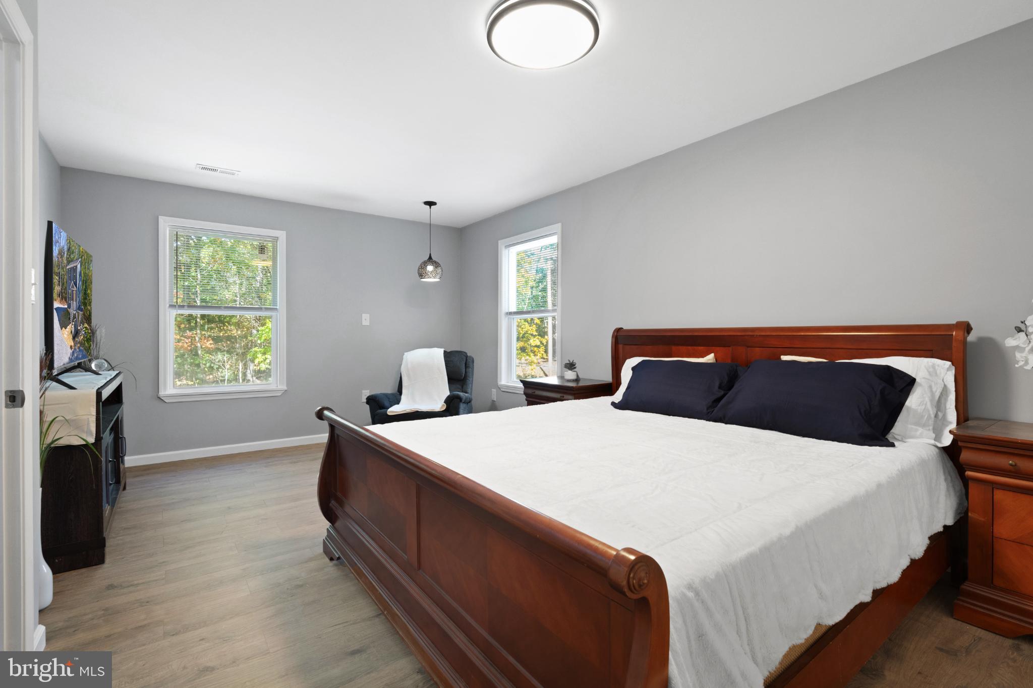 EARL ACRES - Residential