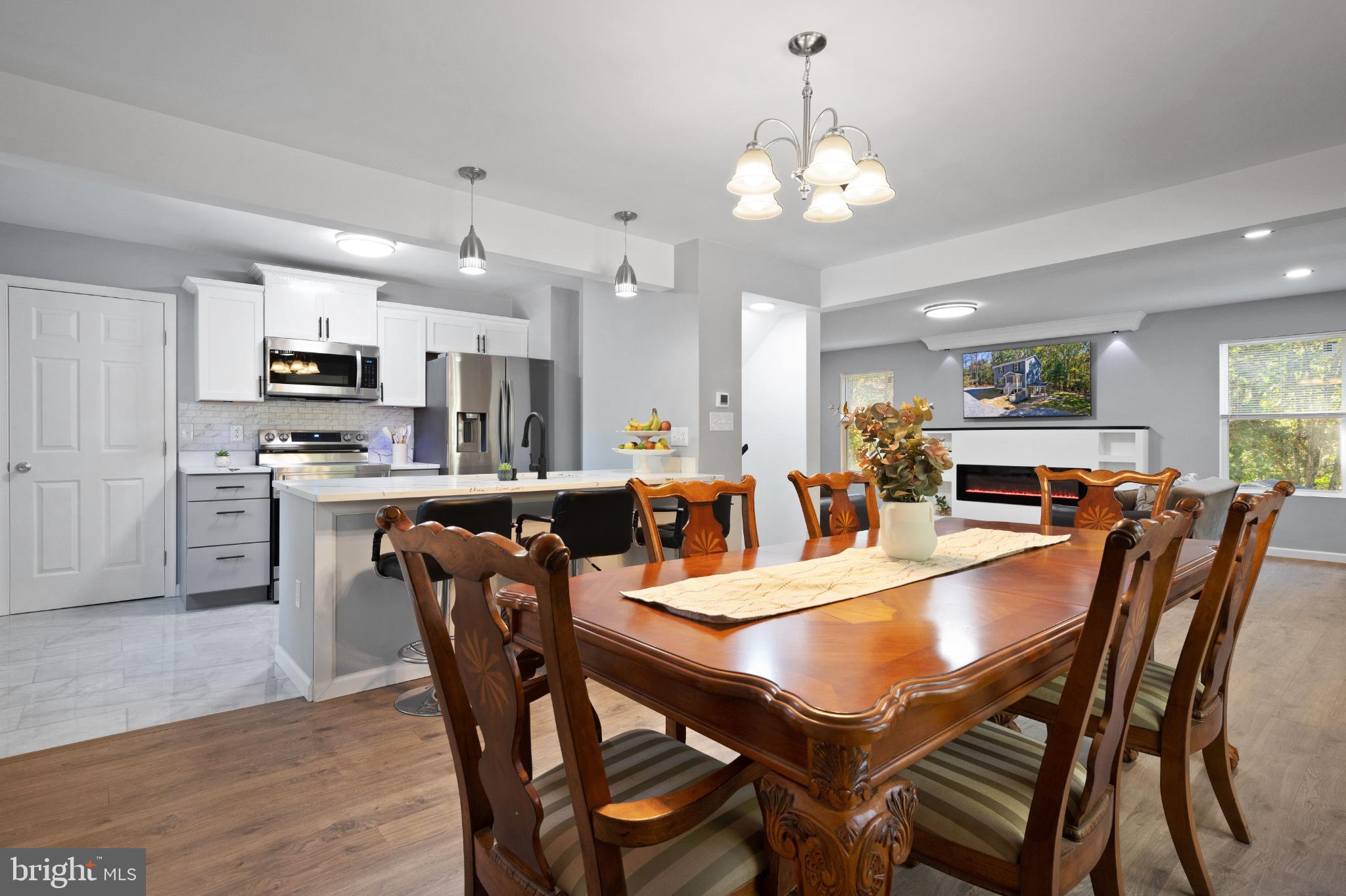 EARL ACRES - Residential