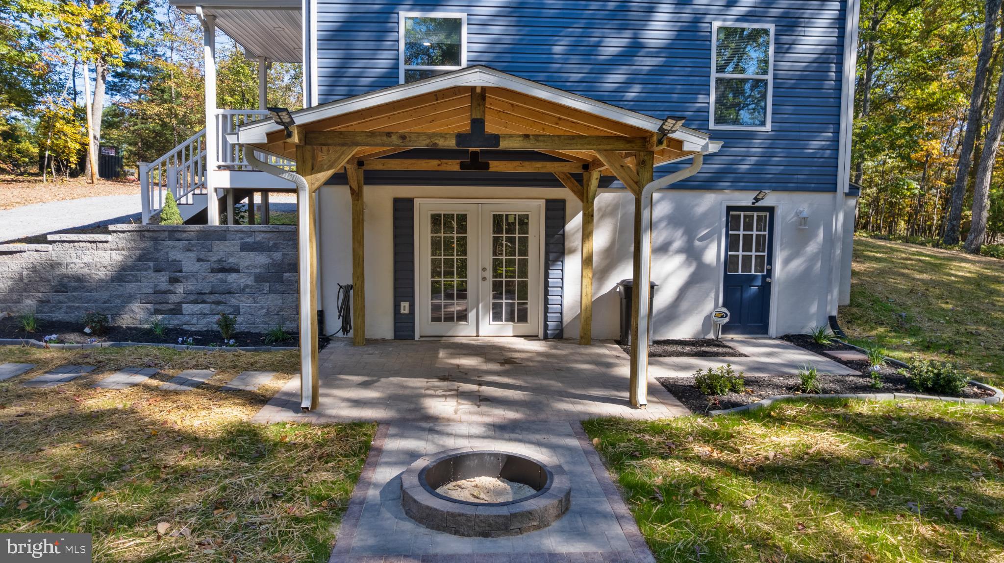 EARL ACRES - Residential