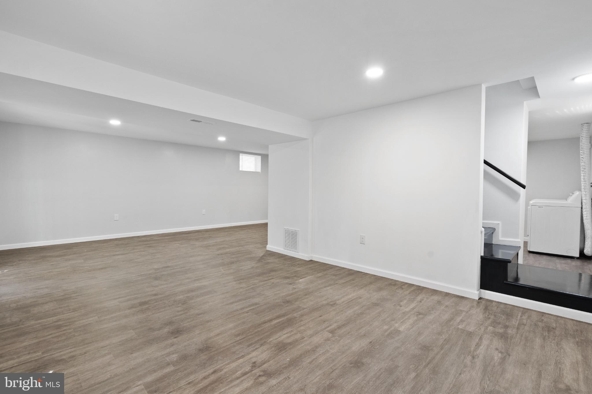 EARL ACRES - Residential