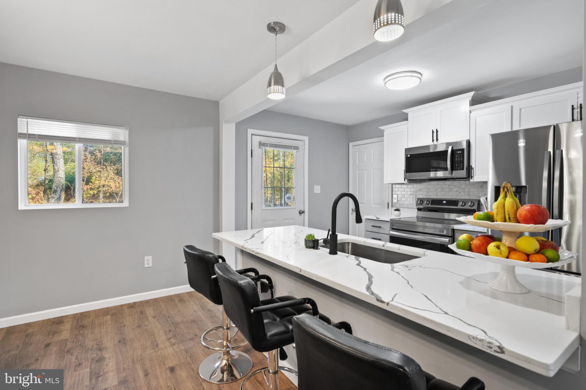 EARL ACRES - Residential