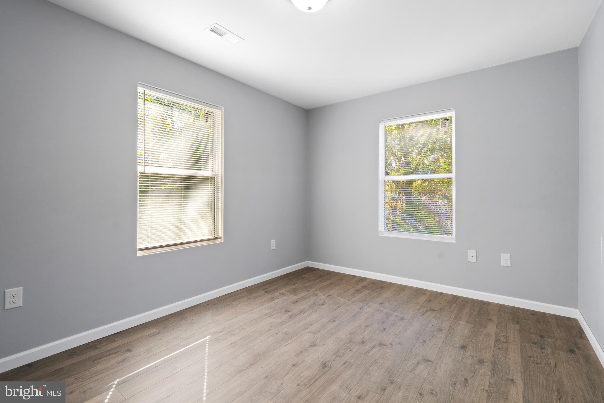 EARL ACRES - Residential