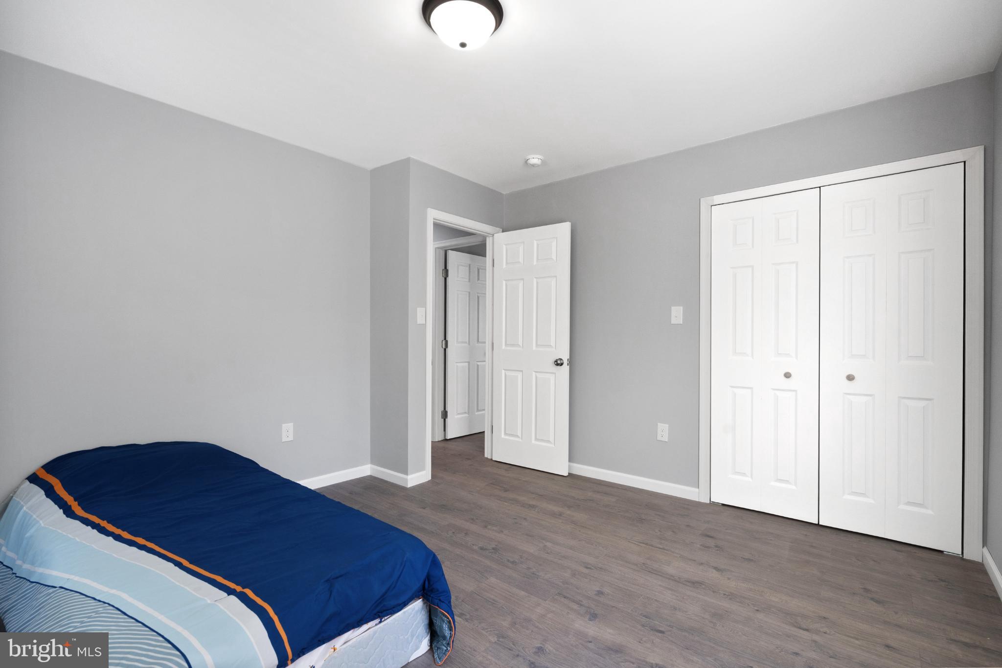 EARL ACRES - Residential