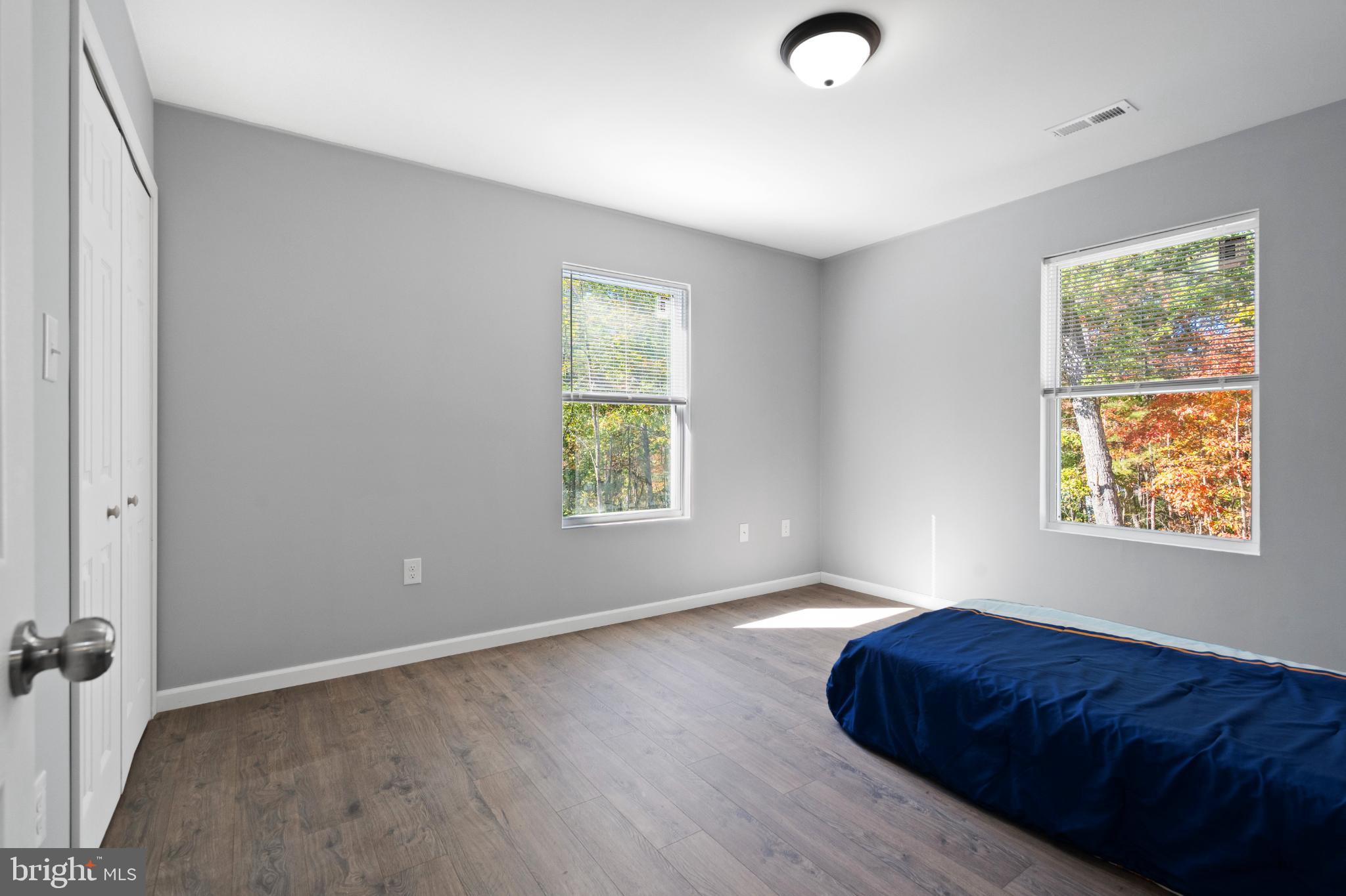 EARL ACRES - Residential