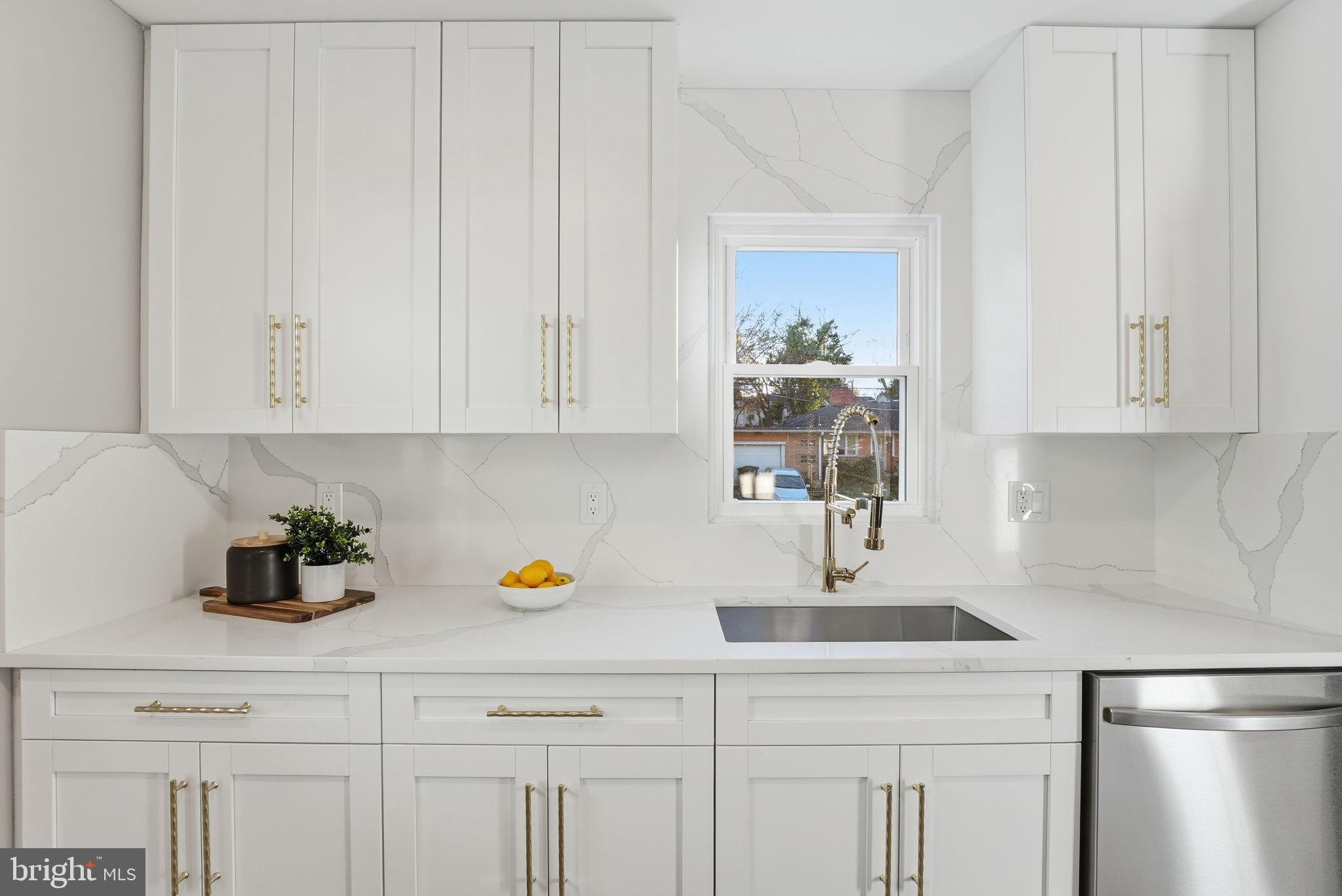 RIVERDALE HEIGHTS - Residential