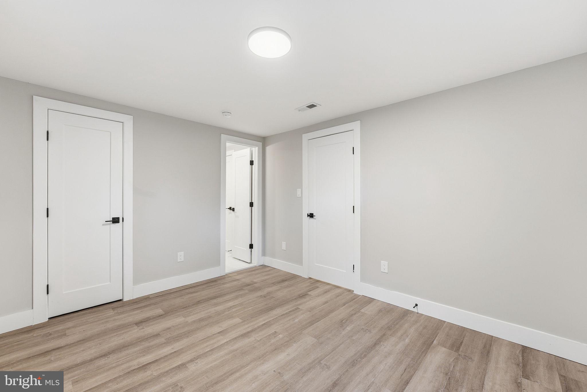 RIVERDALE HEIGHTS - Residential