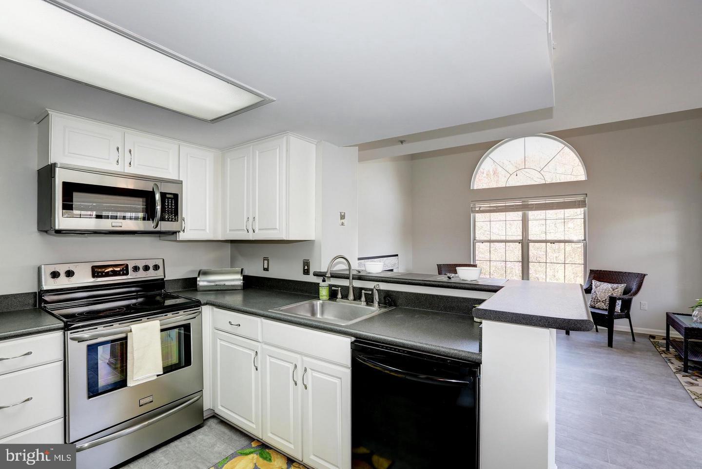 921 HILLSIDE LAKE TERRACE 304