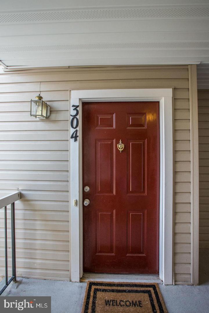 921 HILLSIDE LAKE TERRACE 304