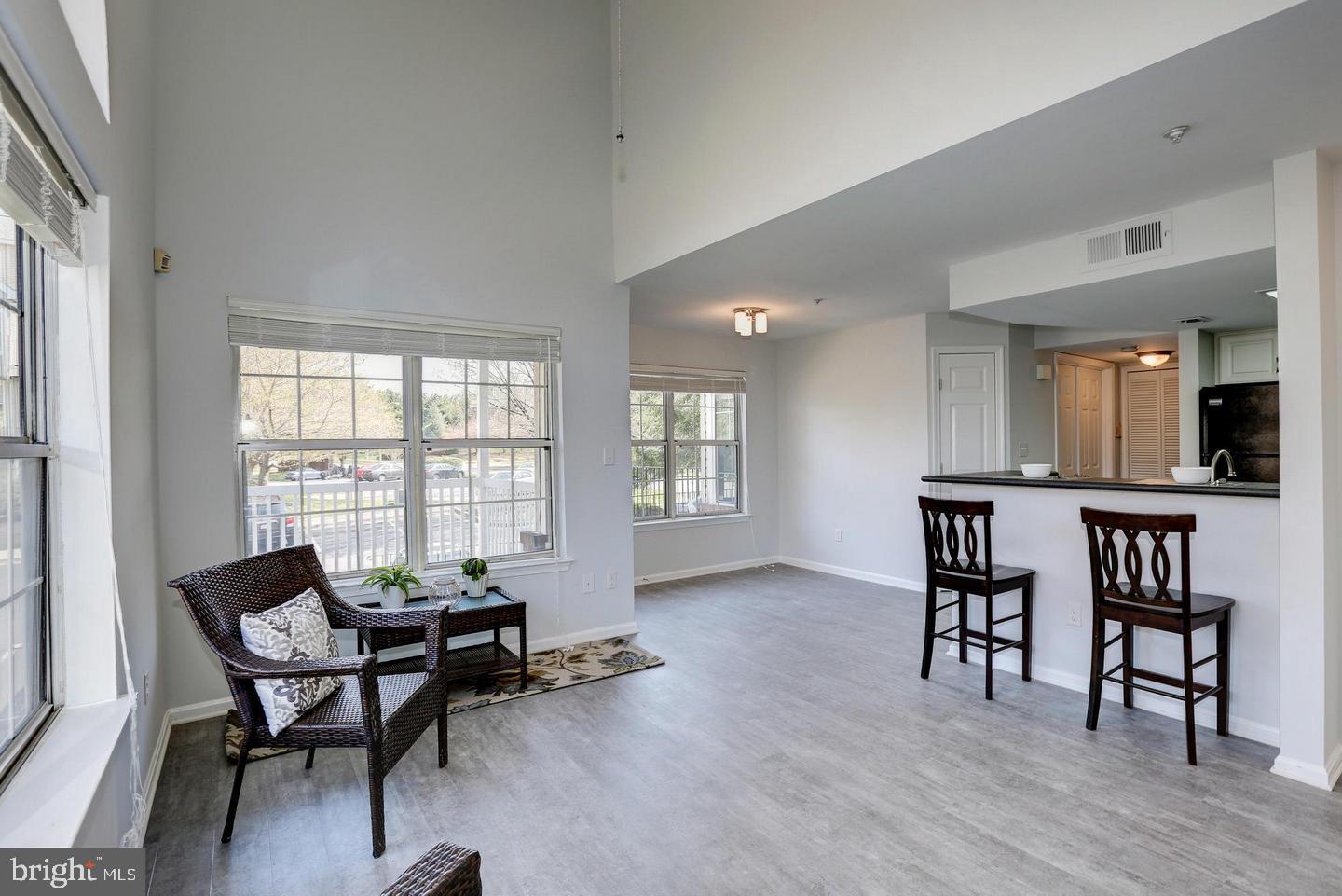 921 HILLSIDE LAKE TERRACE 304