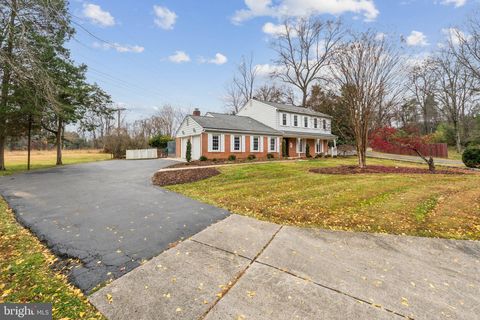 Photo of 8624 Wild Olive Drive, POTOMAC, MD 20854 (MLS # MDMC2207712)