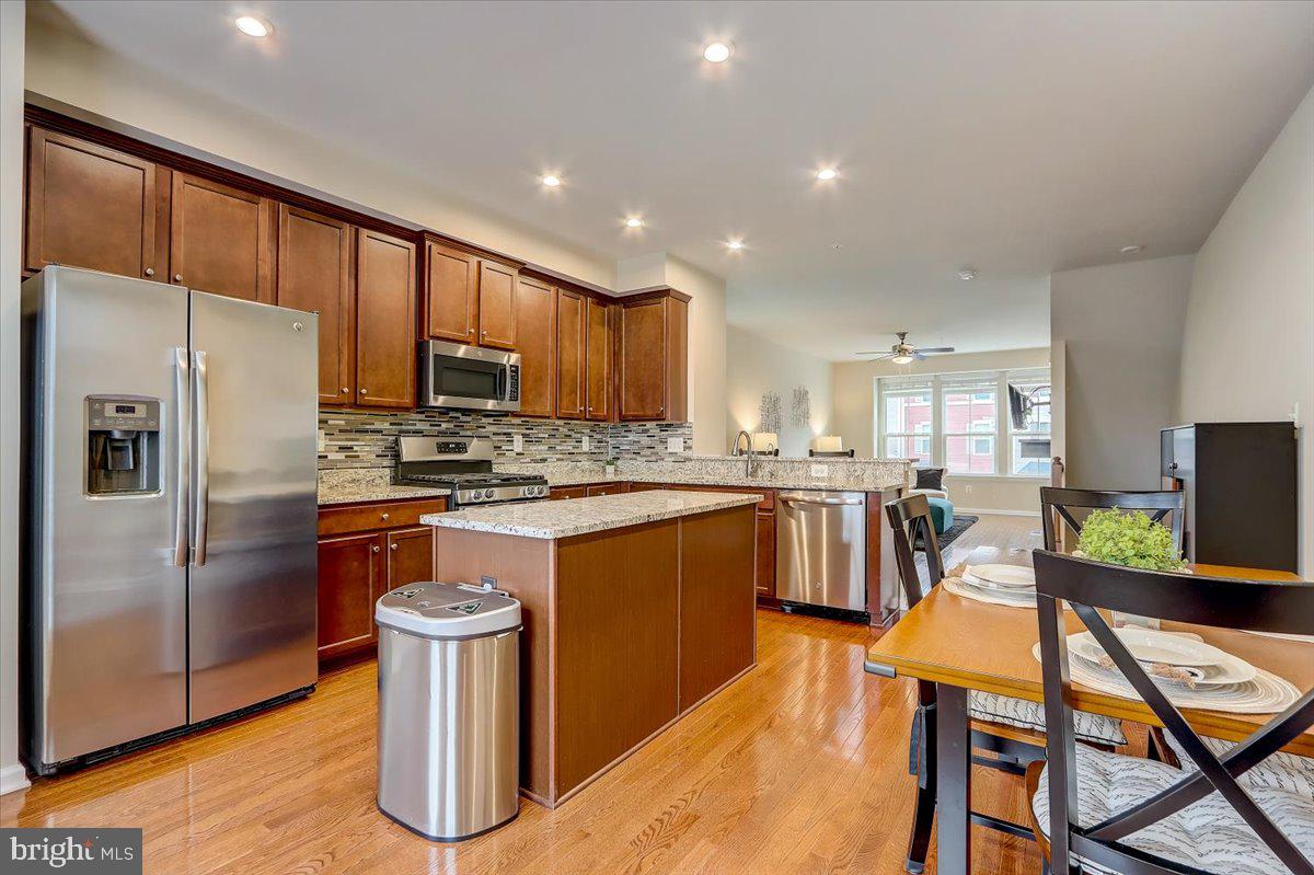 CREEKSIDE VILLAGE AT TANYARD SPRINGS - Residential