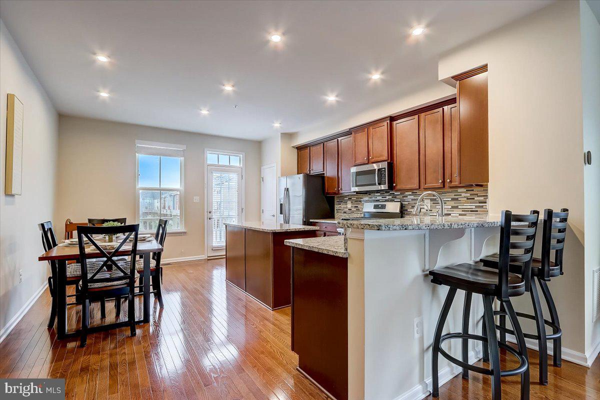 CREEKSIDE VILLAGE AT TANYARD SPRINGS - Residential