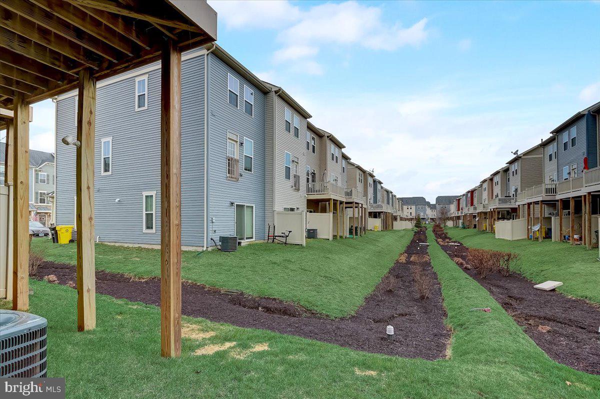 CREEKSIDE VILLAGE AT TANYARD SPRINGS - Residential