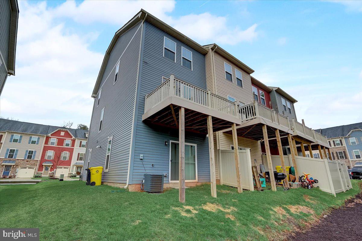 CREEKSIDE VILLAGE AT TANYARD SPRINGS - Residential