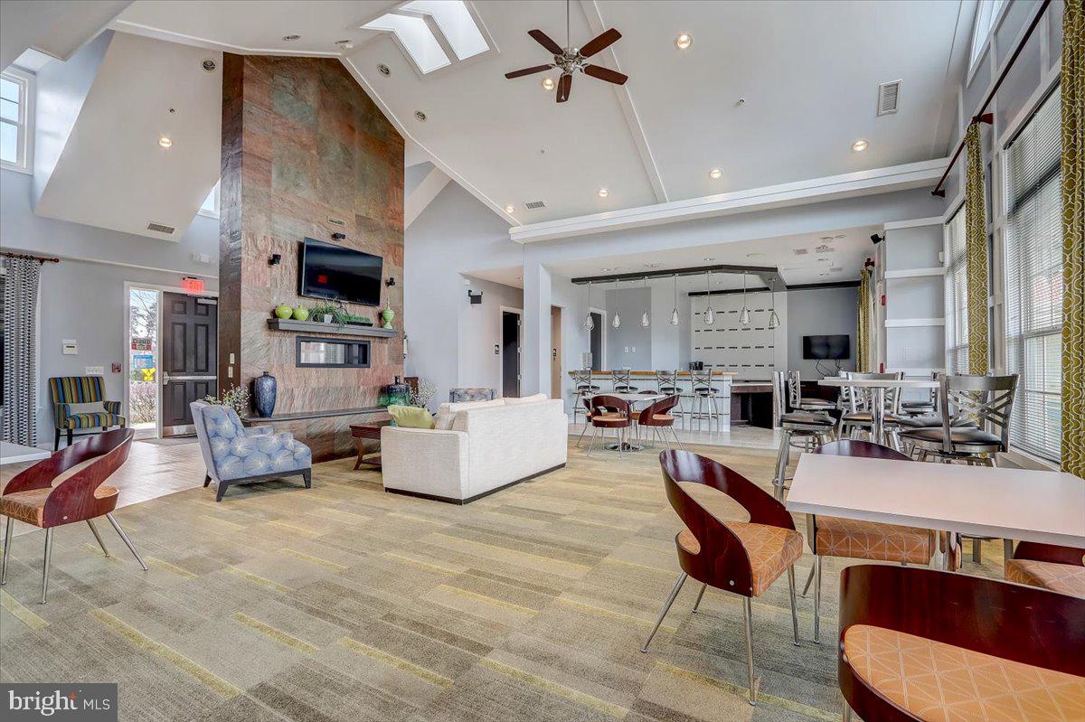 CREEKSIDE VILLAGE AT TANYARD SPRINGS - Residential