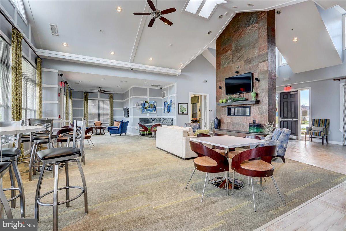 CREEKSIDE VILLAGE AT TANYARD SPRINGS - Residential