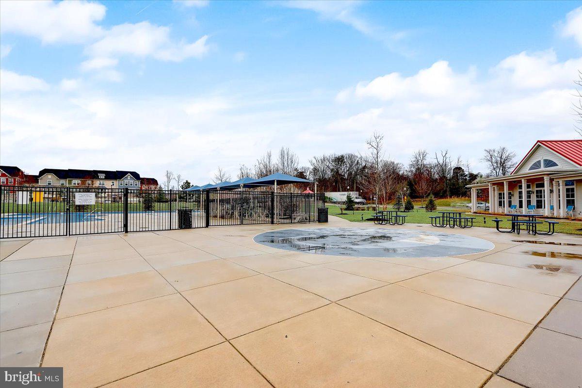 CREEKSIDE VILLAGE AT TANYARD SPRINGS - Residential