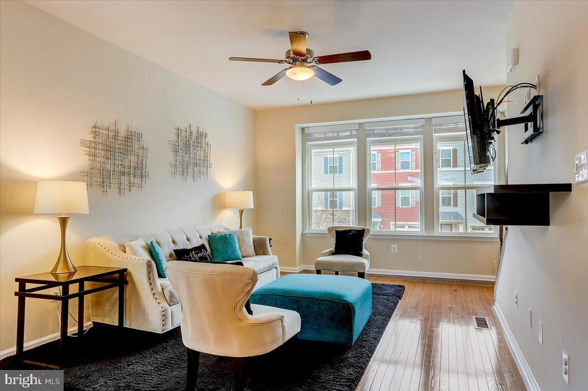 CREEKSIDE VILLAGE AT TANYARD SPRINGS - Residential