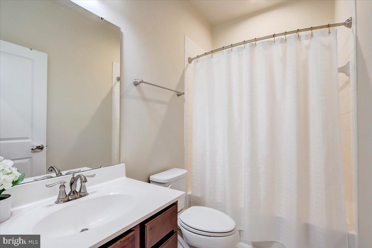 CREEKSIDE VILLAGE AT TANYARD SPRINGS - Residential