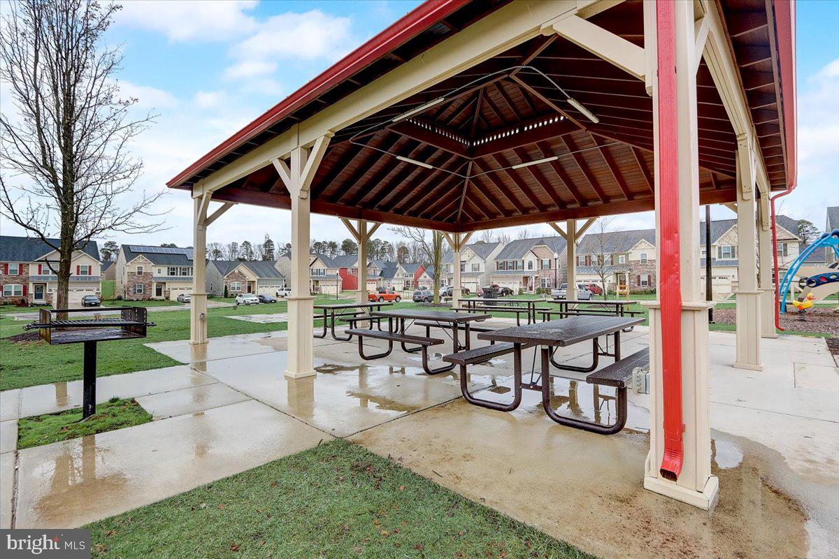 CREEKSIDE VILLAGE AT TANYARD SPRINGS - Residential