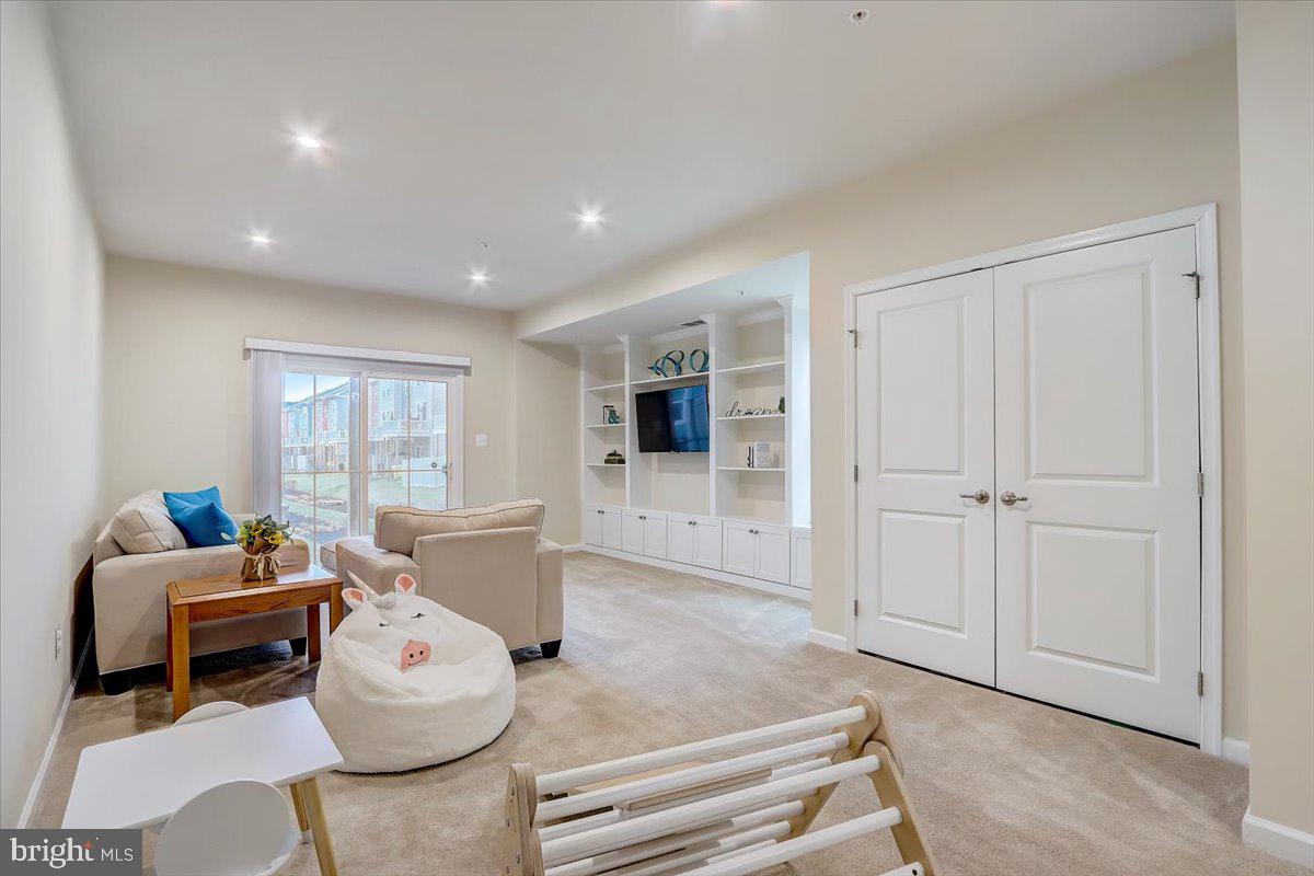 CREEKSIDE VILLAGE AT TANYARD SPRINGS - Residential