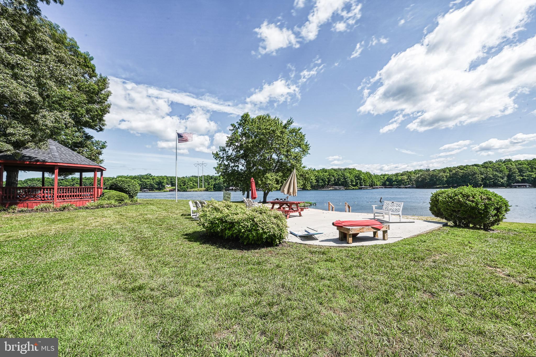 TALL PINES - Residential