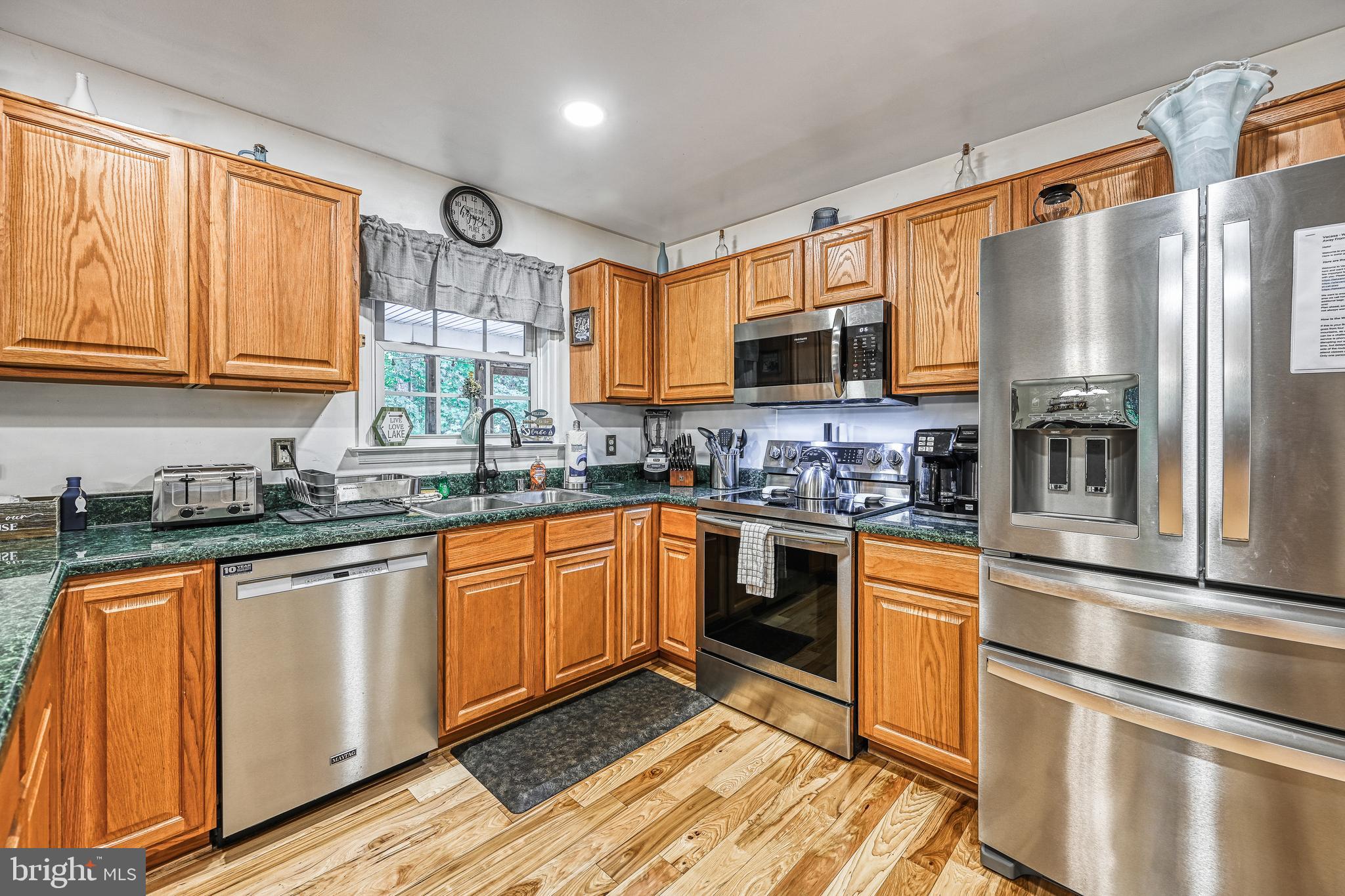 TALL PINES - Residential