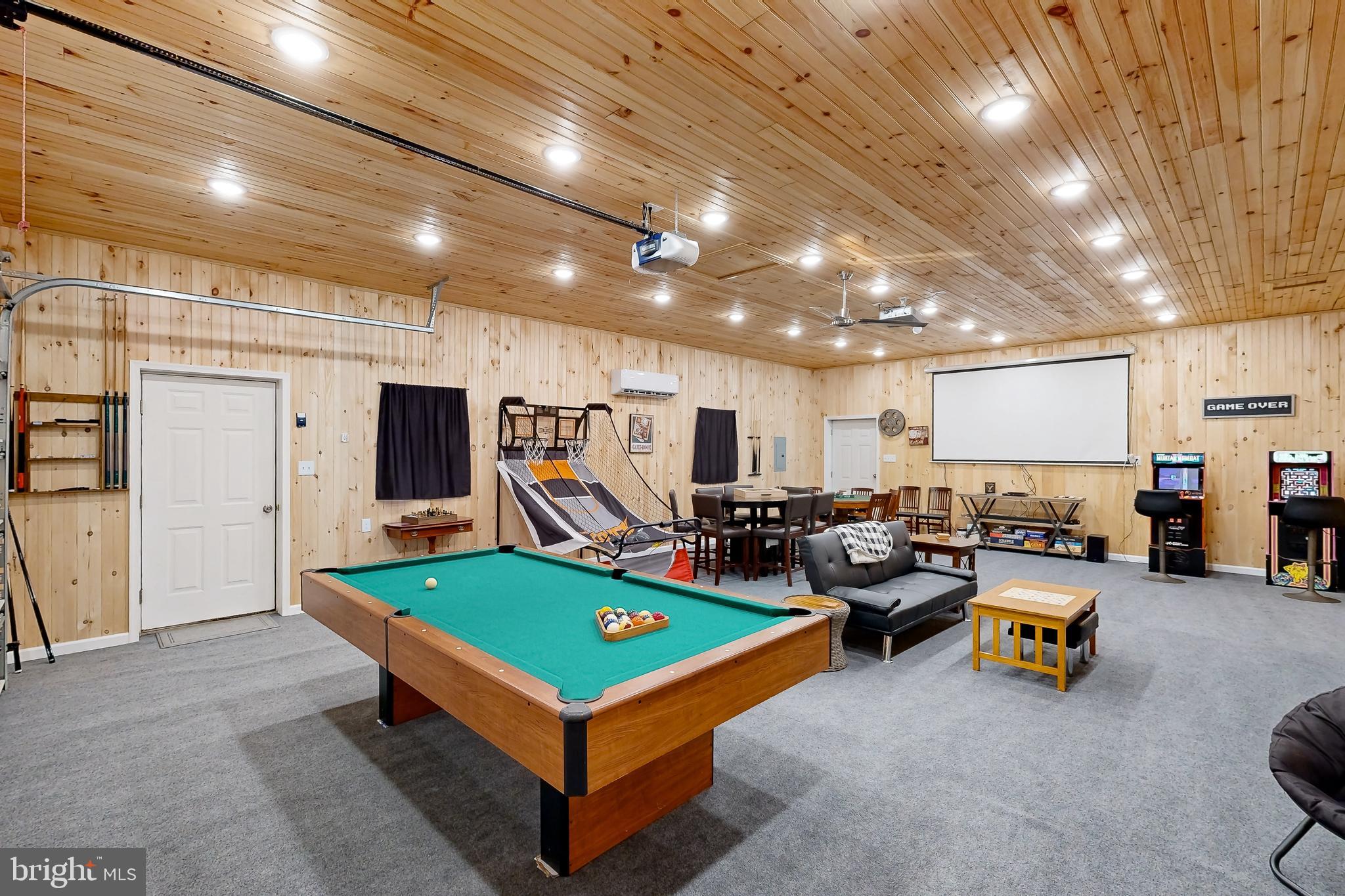 TALL PINES - Residential