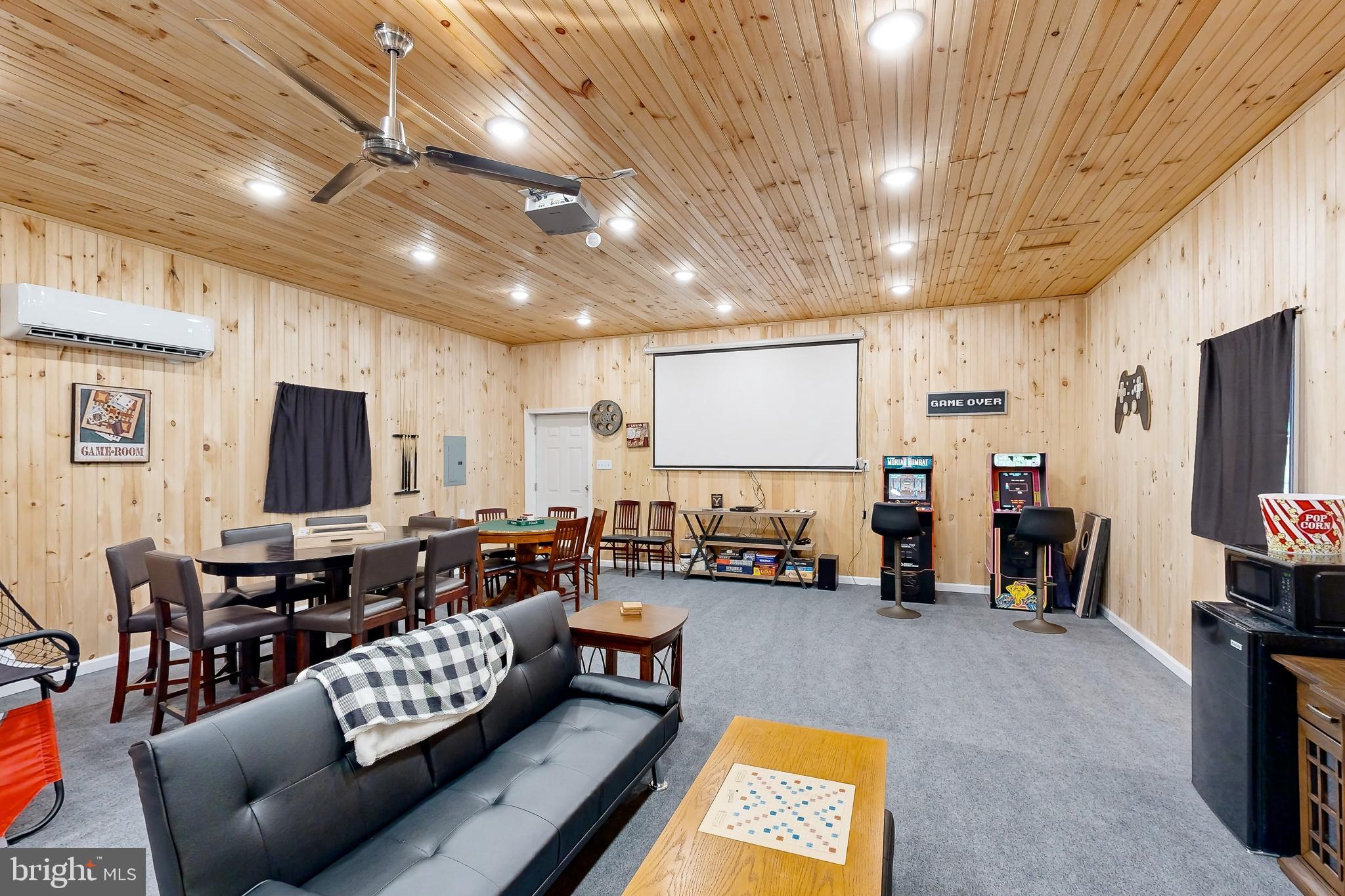 TALL PINES - Residential