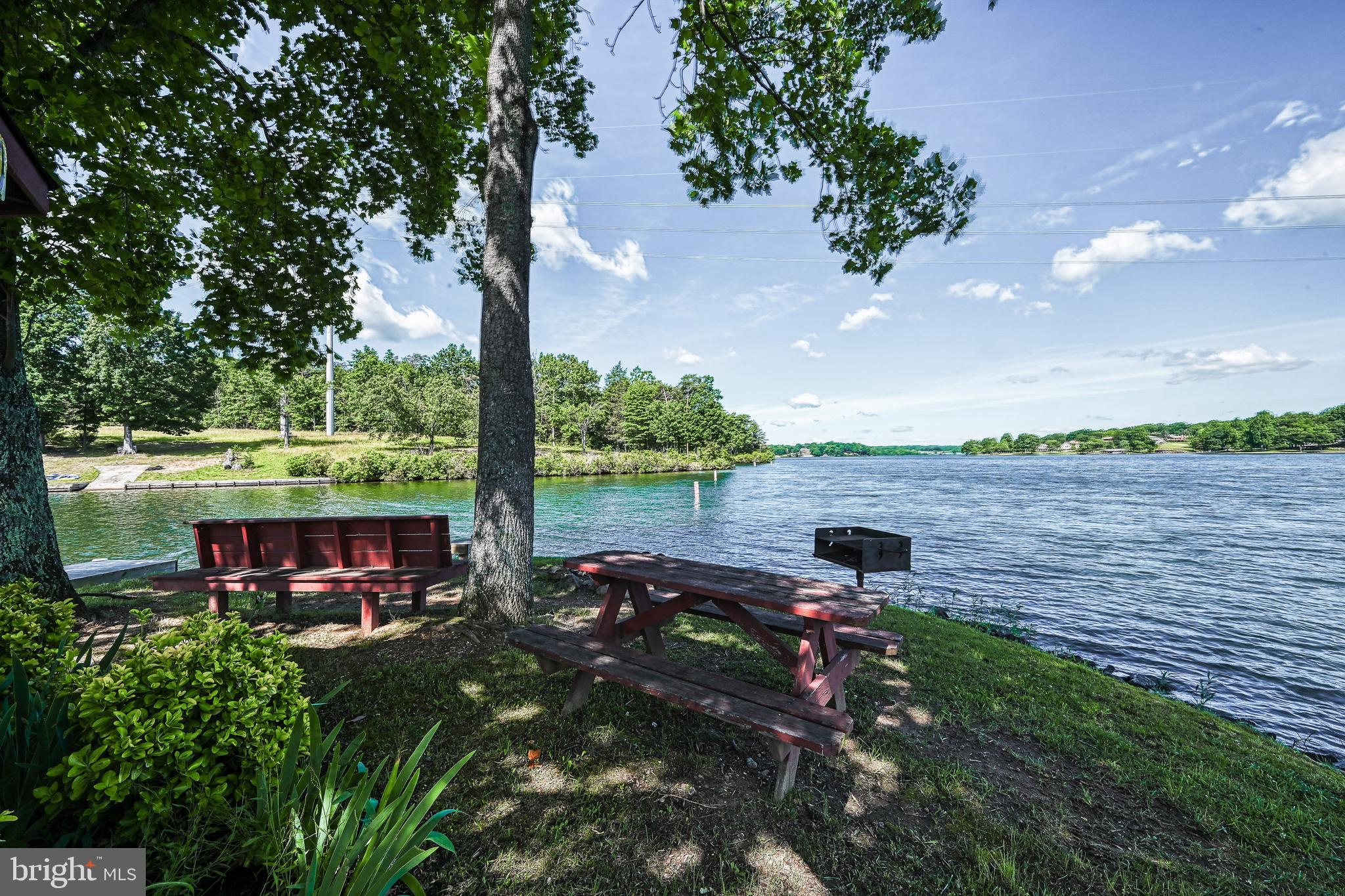 TALL PINES - Residential