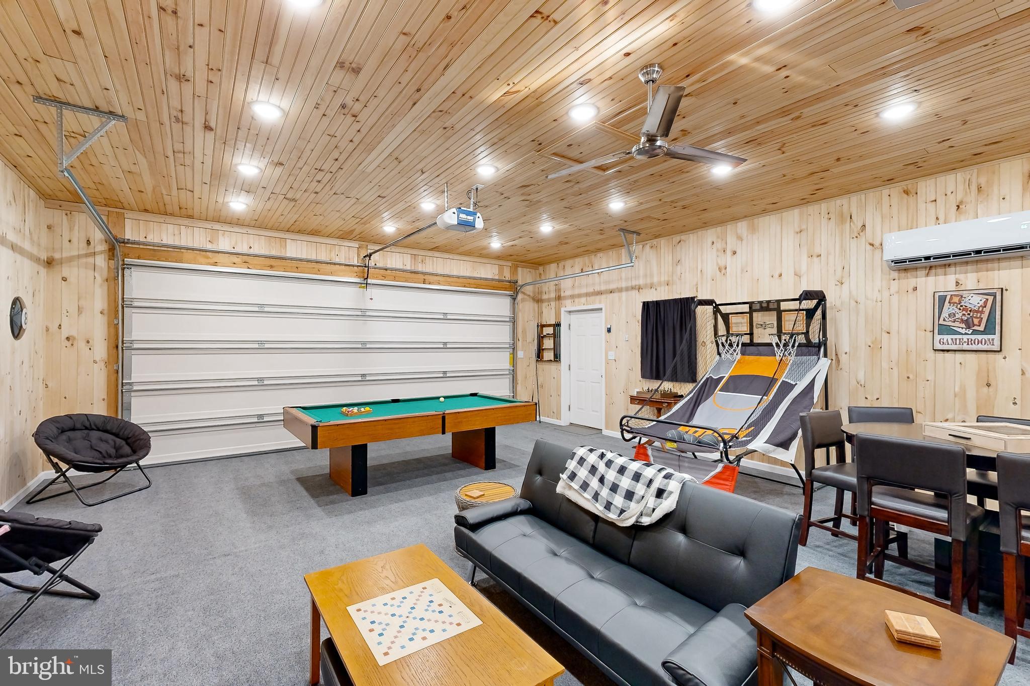 TALL PINES - Residential