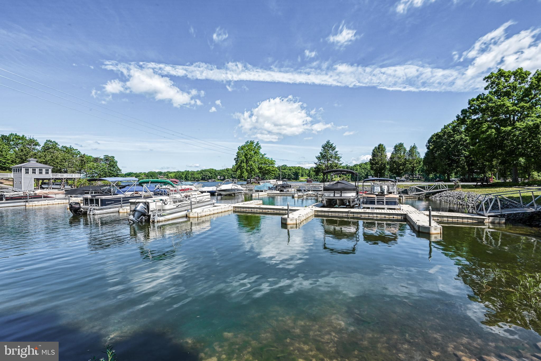 TALL PINES - Residential