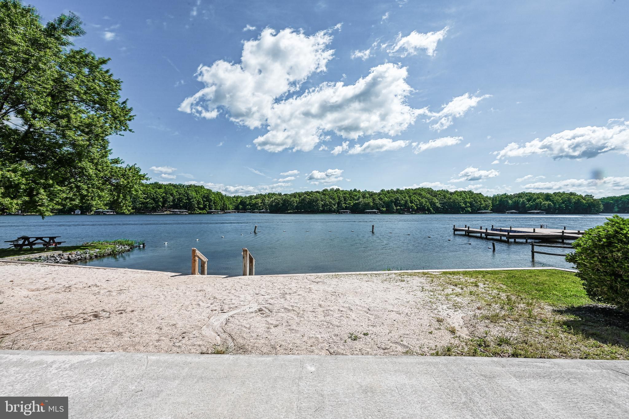 TALL PINES - Residential