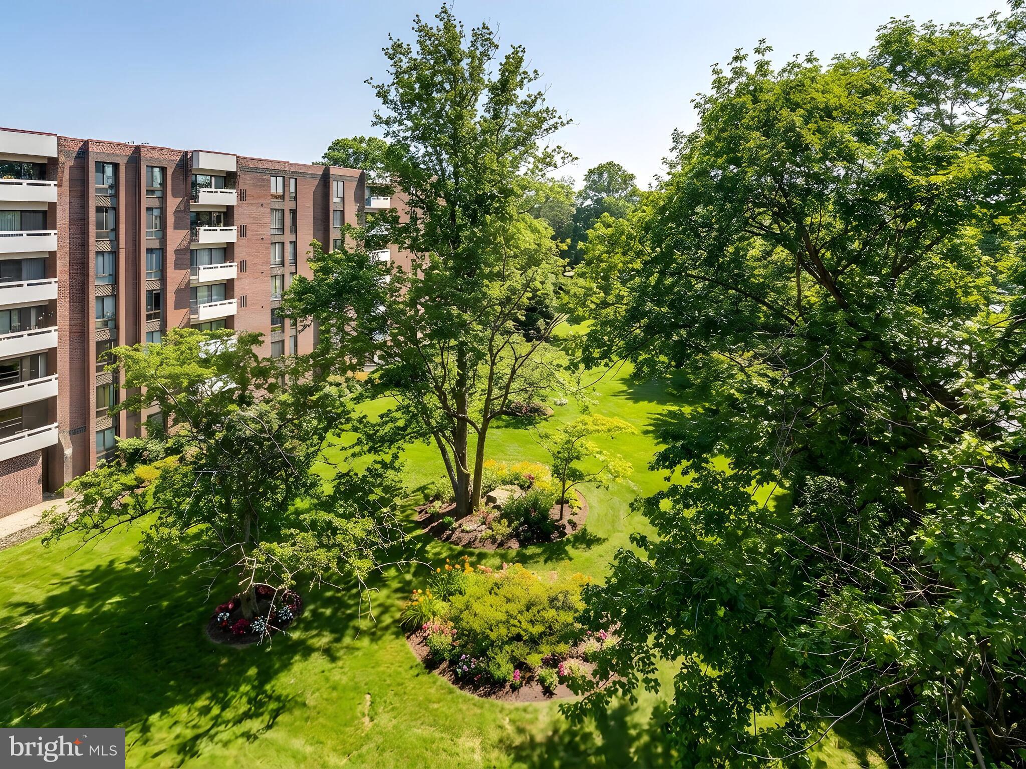 SUBURBAN OAKS - Residential