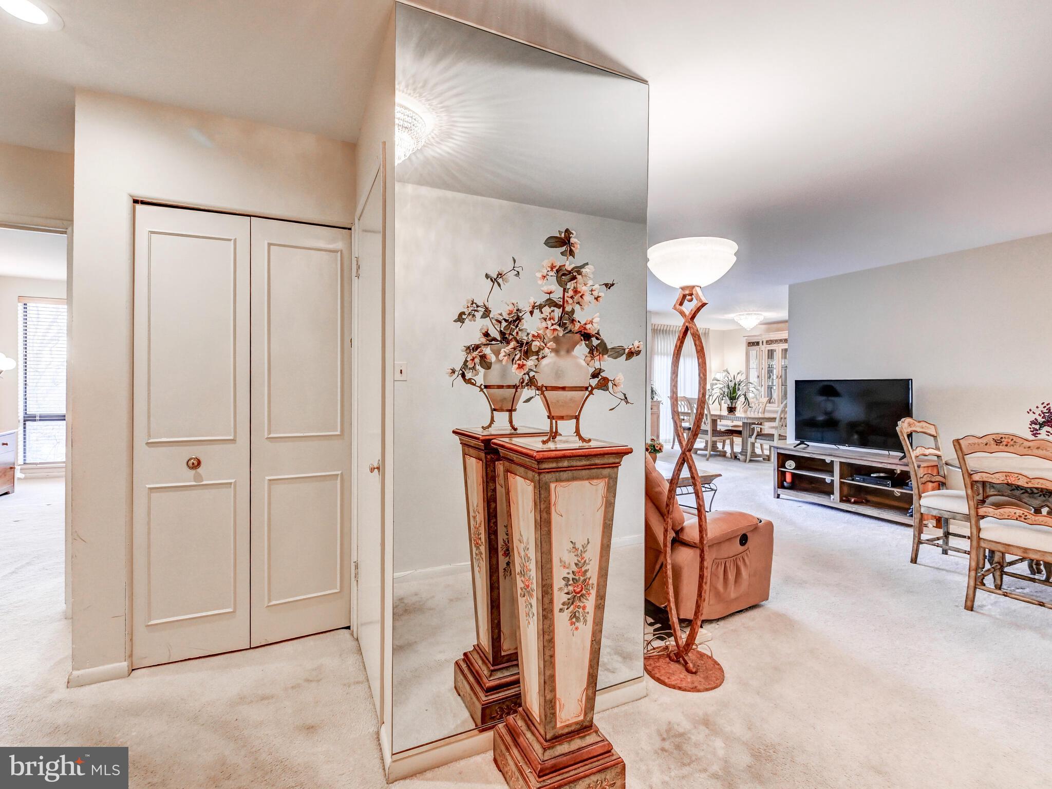 SUBURBAN OAKS - Residential