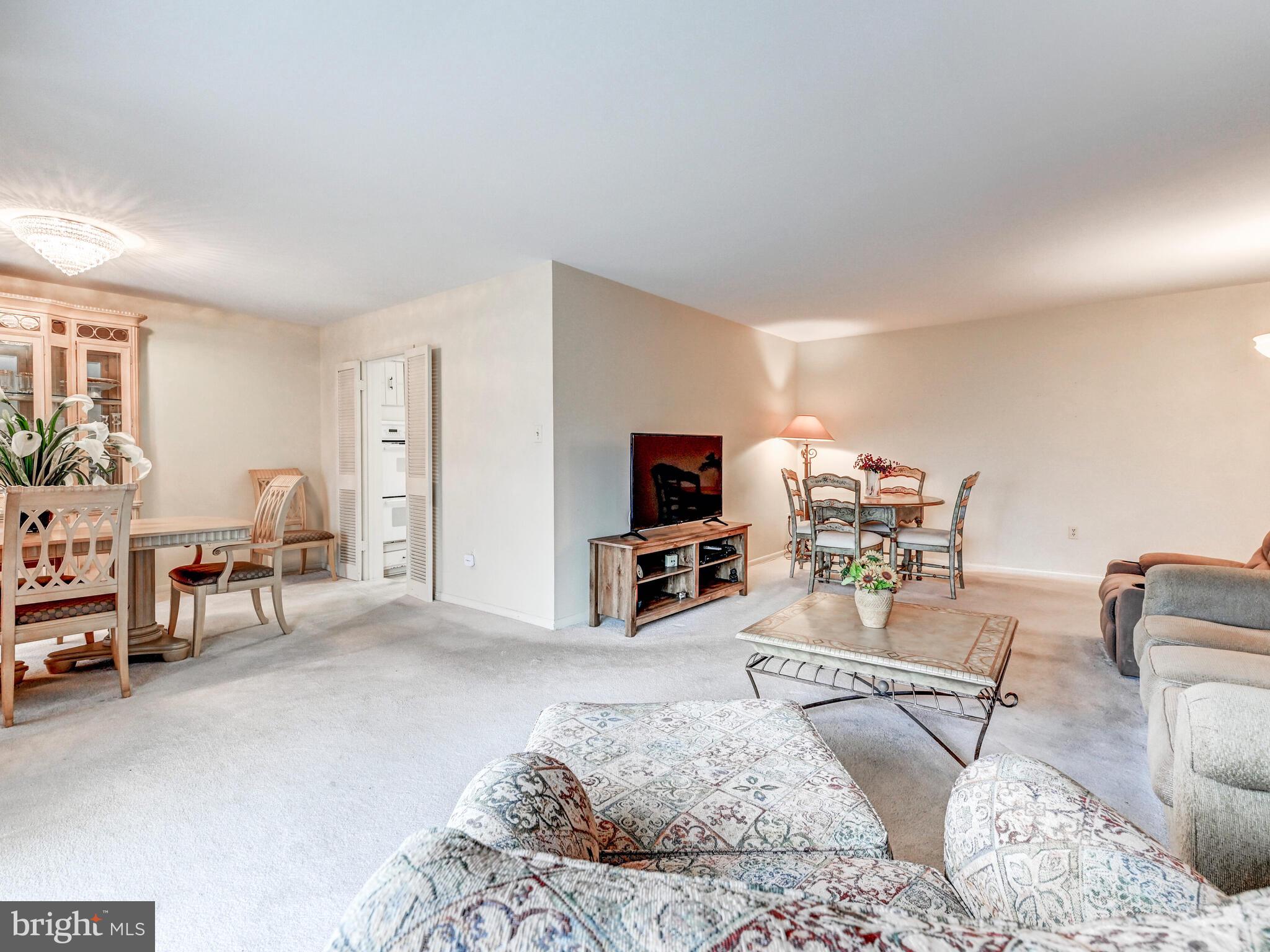 SUBURBAN OAKS - Residential