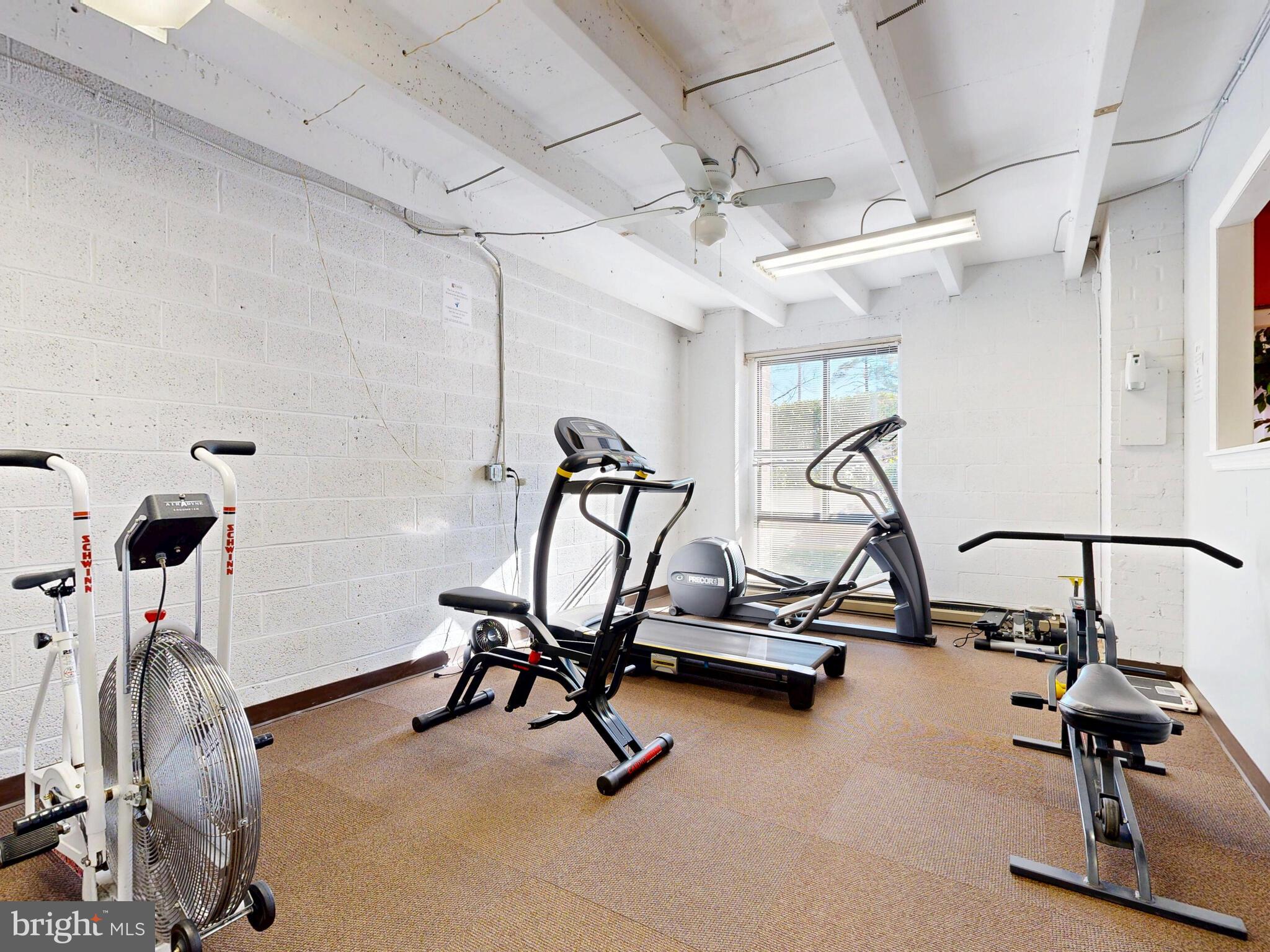 SUBURBAN OAKS - Residential