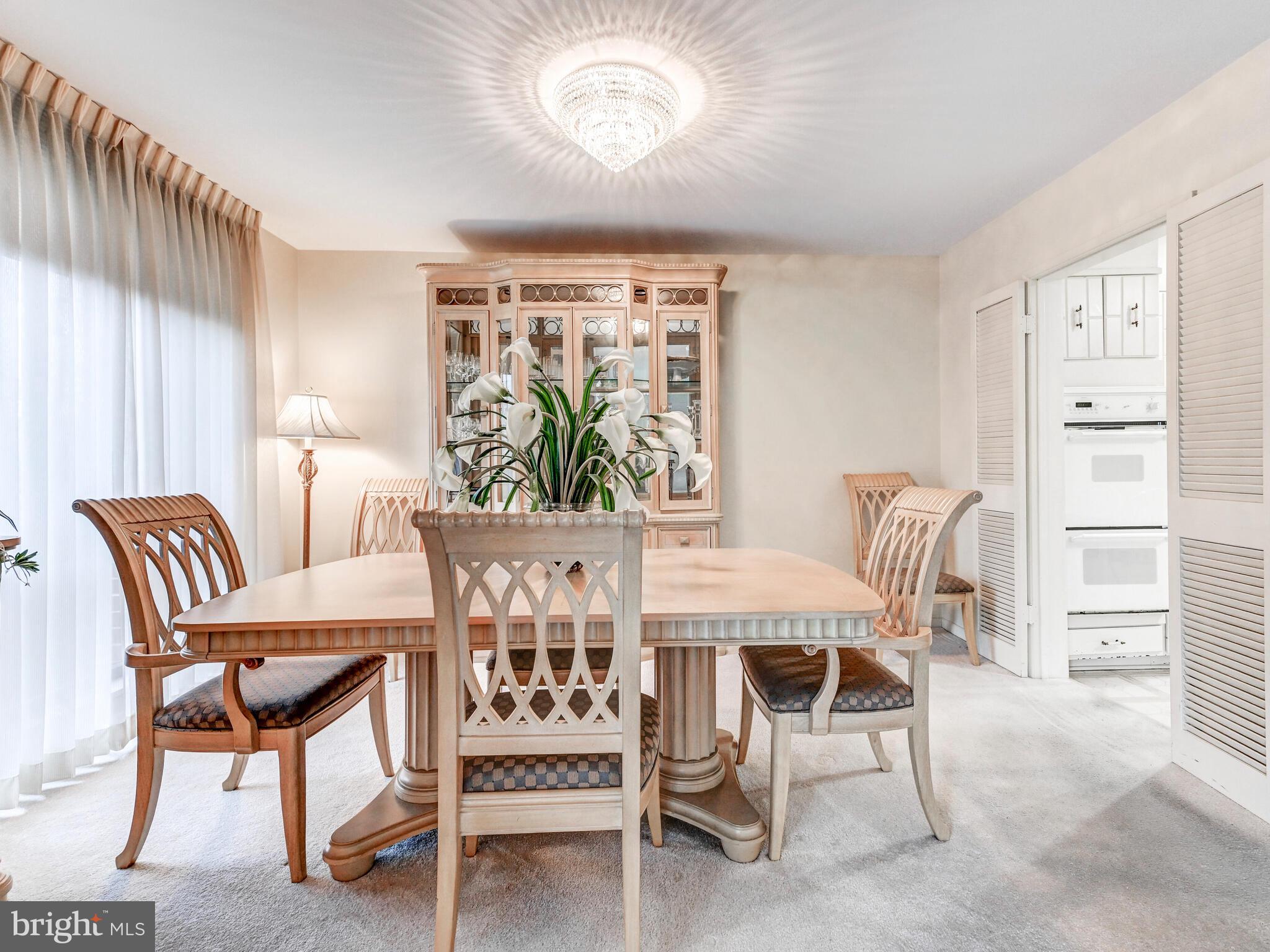 SUBURBAN OAKS - Residential