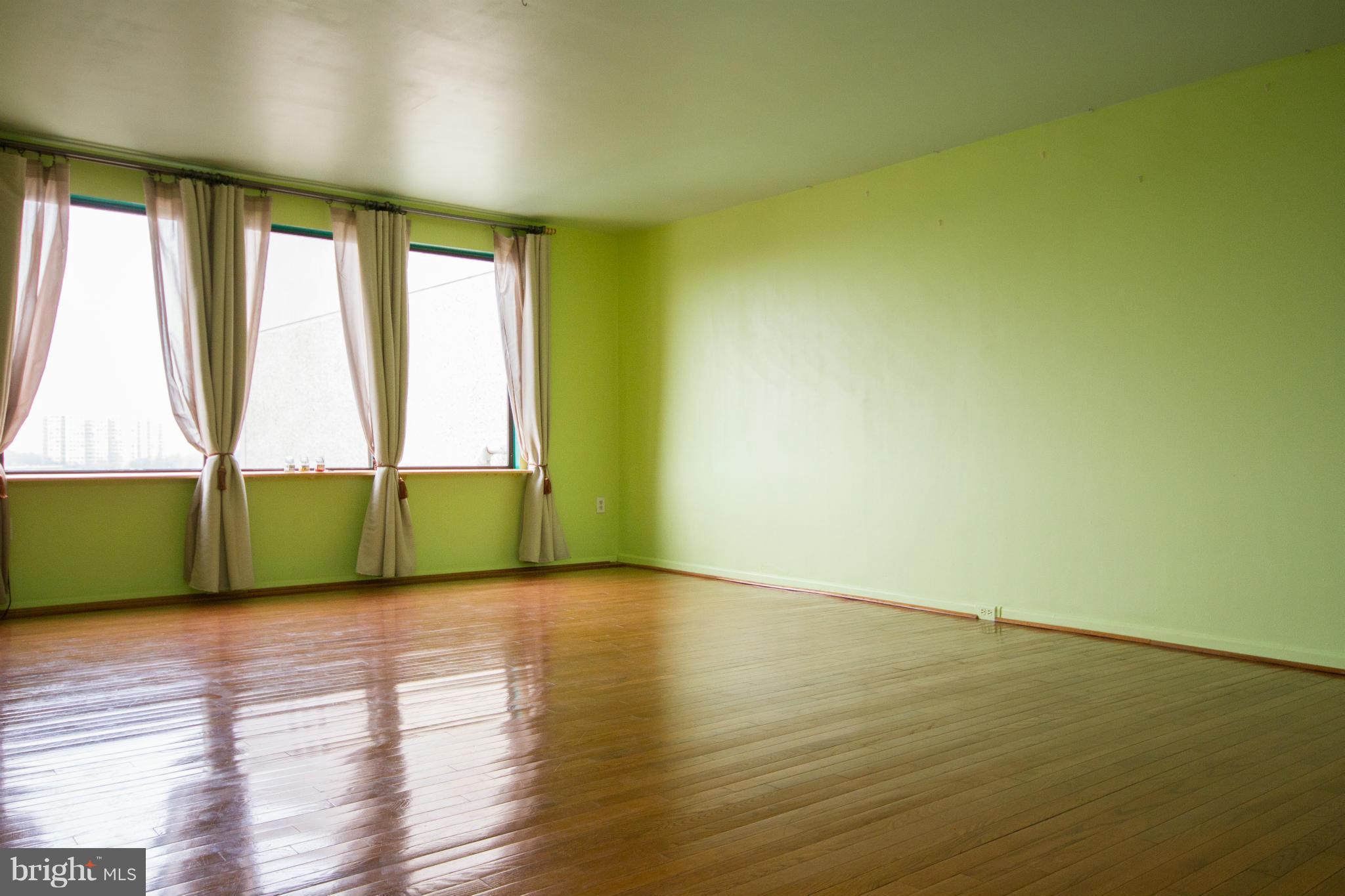 SENTINEL OF LANDMARK - Residential